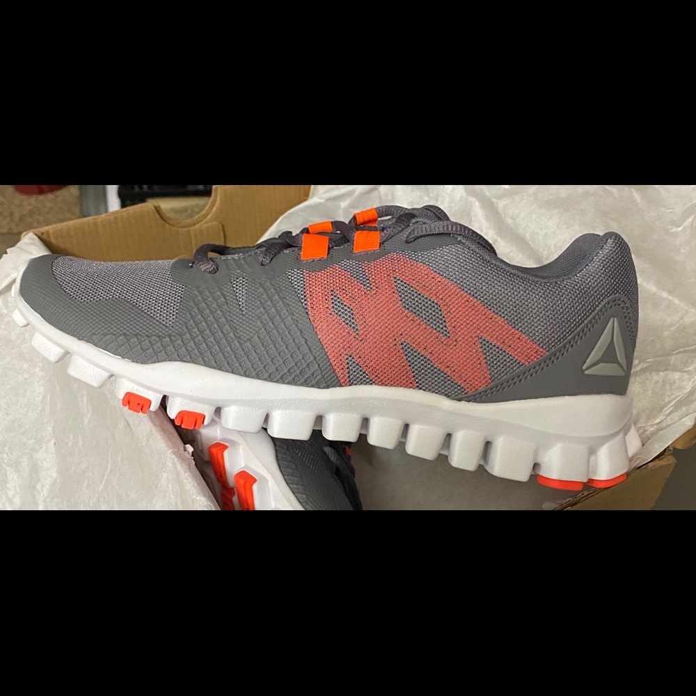 RBK MEN Realflex Train 5.0 sneakers - size 6.5